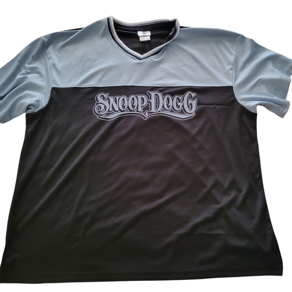 Men's Black and Gray Shirt